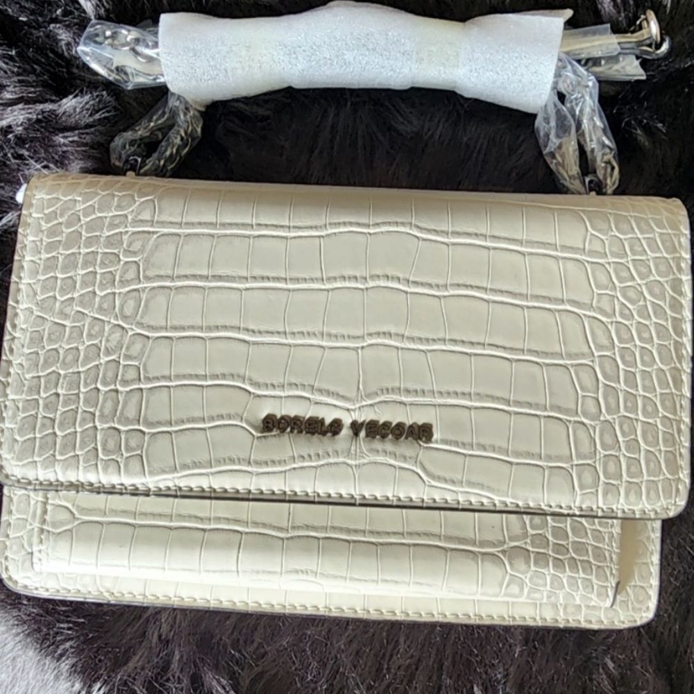 Borelg Vecoar Leather Structured Crossbody Purse Off‎ White NWT IN PACKAGING